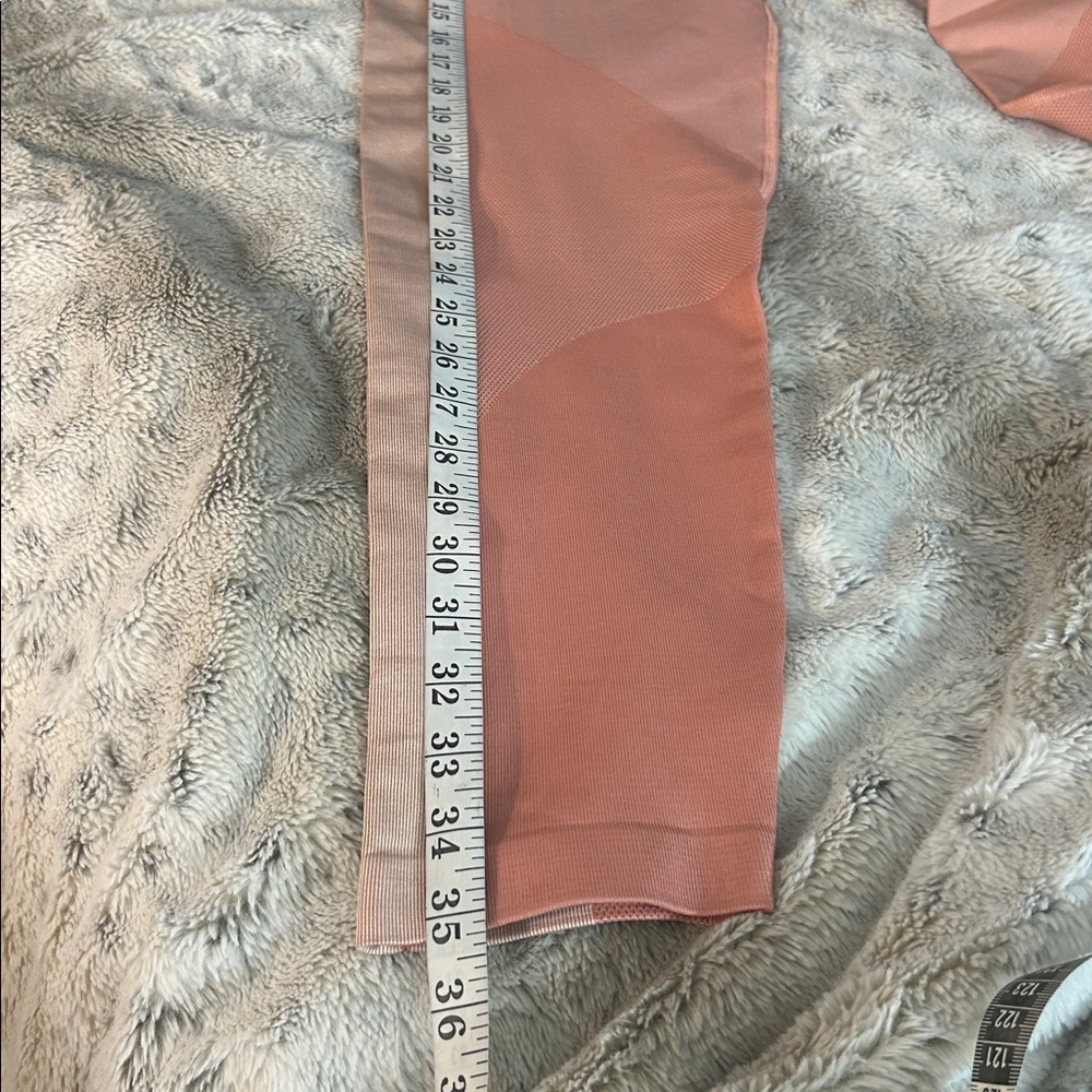 Lululemon Ebb to train Abstract Coral and Beige Leggings - Picture 12 of 14